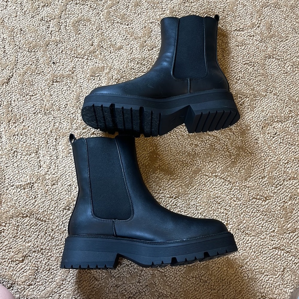 NEW Combat Boots, size 9